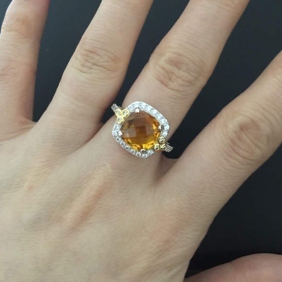 💖Unique Designer's 2 tone Diamond Cushion Halo 💍 - Picture 2 of 4